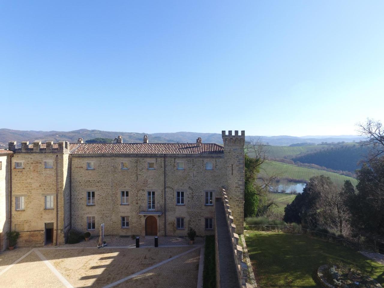 Castello Di Ramazzano - Tenute Aliani Perugia Exterior photo